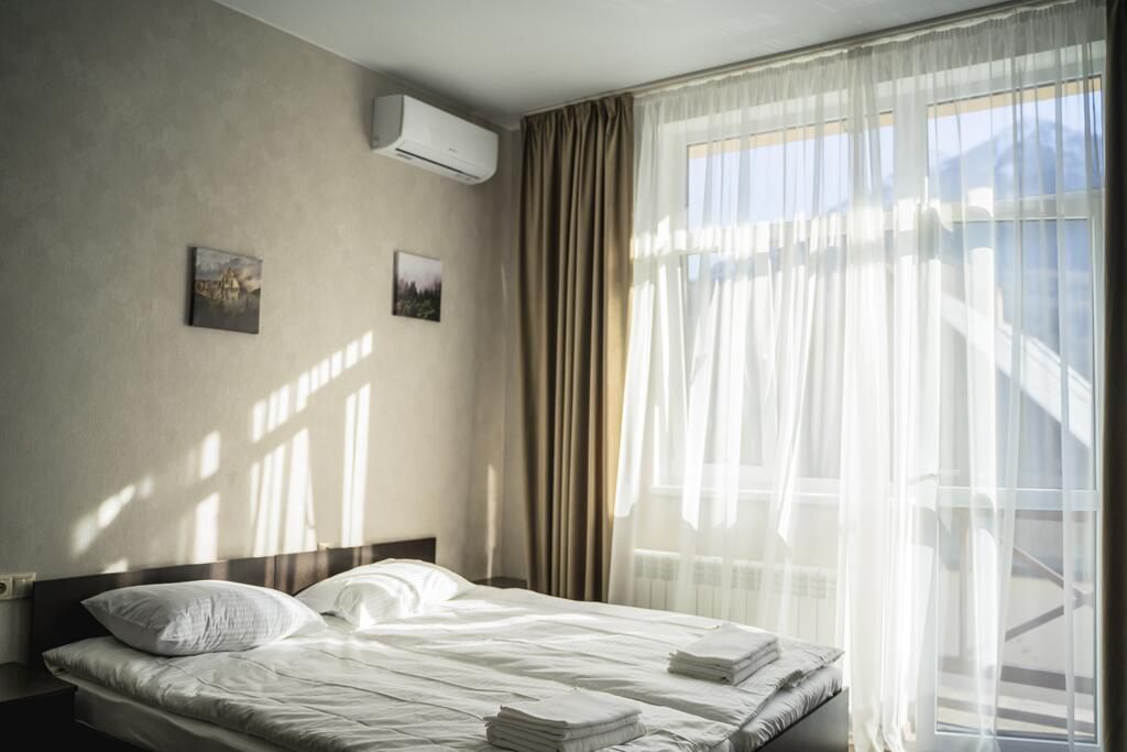 Апартаменты студия с видом на горы