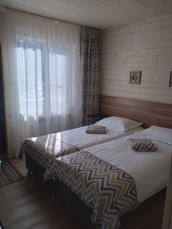 Двухместный номер с 2 отдельными кроватями улучшенный с видом на горы