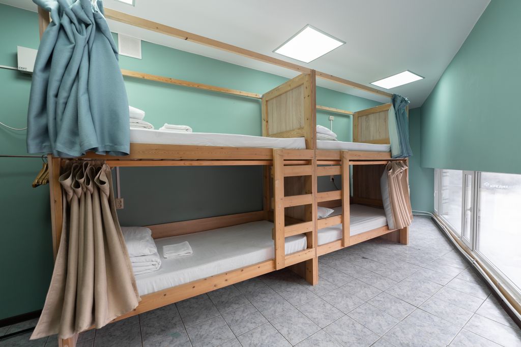 Многоместный мужской номер Место в мужском 6-местном номере