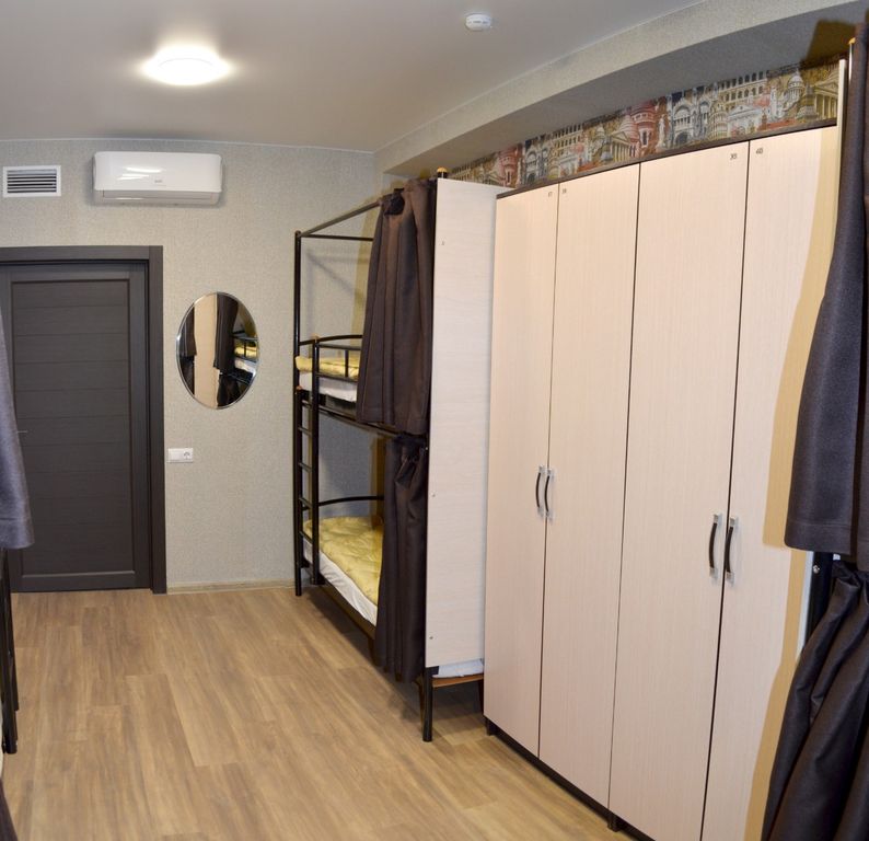 Многоместный женский номер эконом (душ/туалет общий)