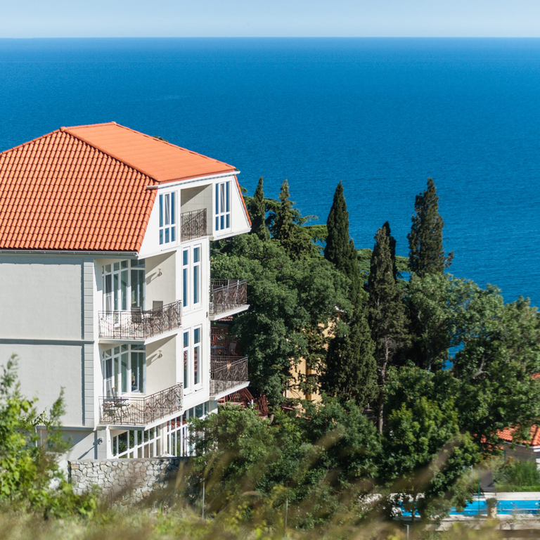 Апартаменты панорамные с балконом на вилле у моря