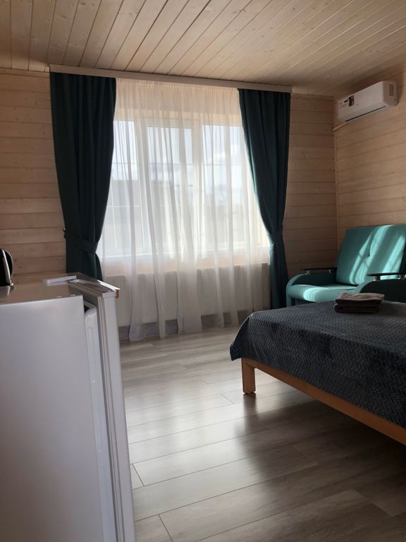 Трёхместный номер улучшенный с видом на горы