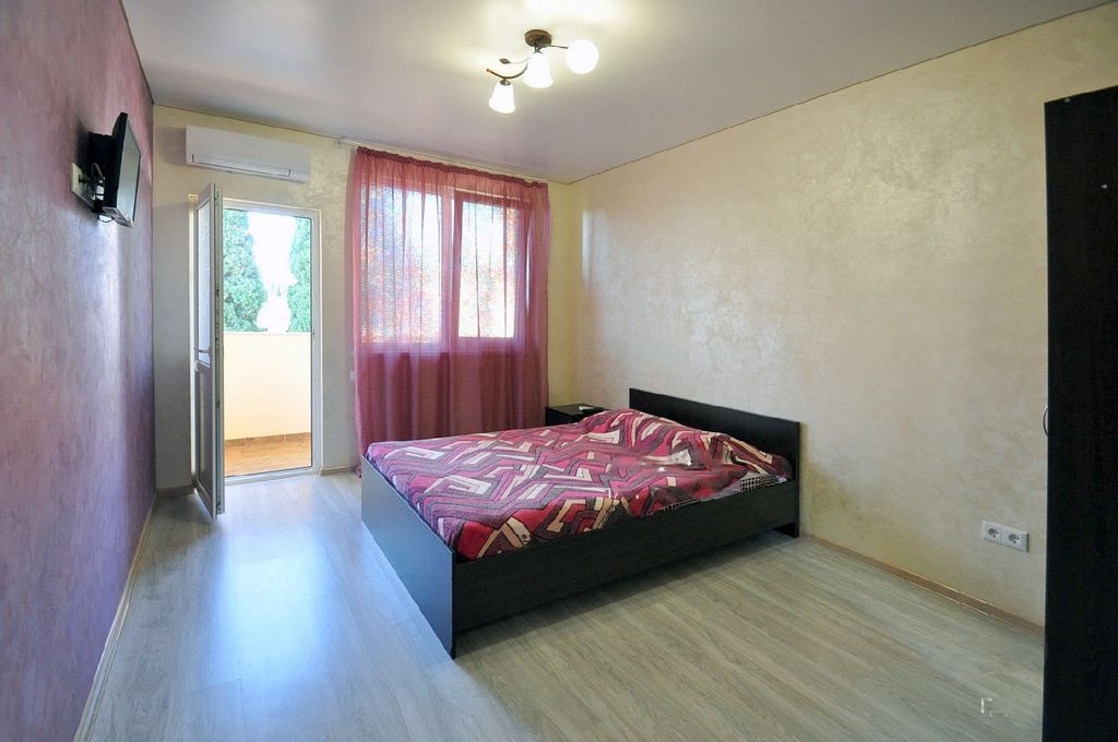 Четырёхместный номер двухкомнатный со смежными комнатами