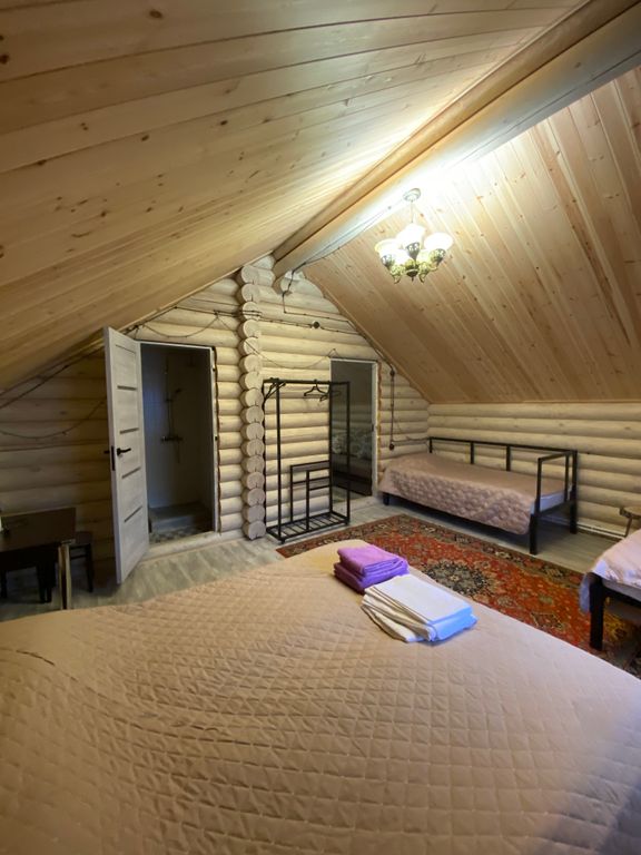 Четырёхместный номер стандарт с видом на горы