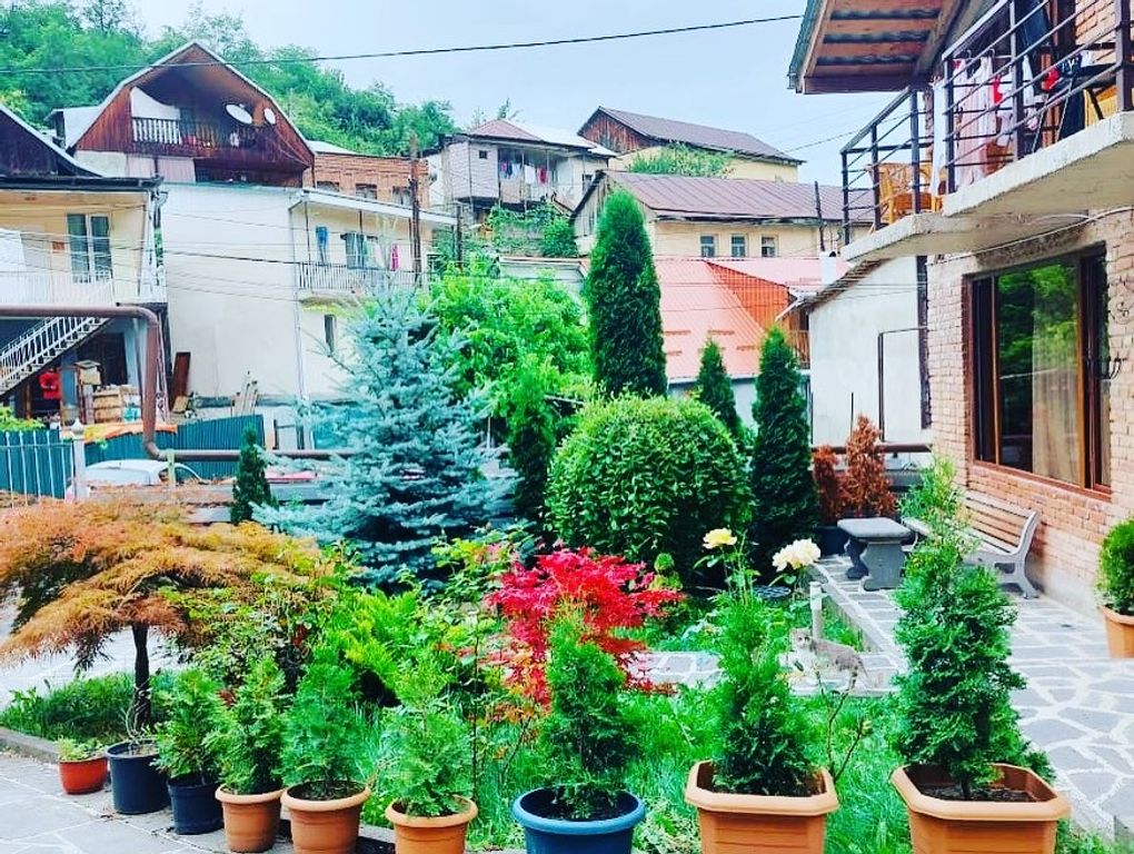 Трёхместный номер стандарт с видом на горы