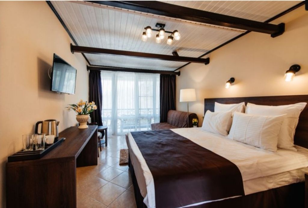 Трёхместный номер улучшенный с видом на море