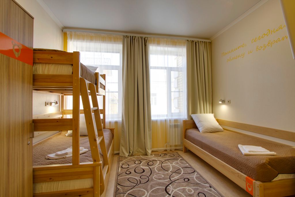 Трёхместный номер кровать в 3-местном общем номере (удобства на этаже)