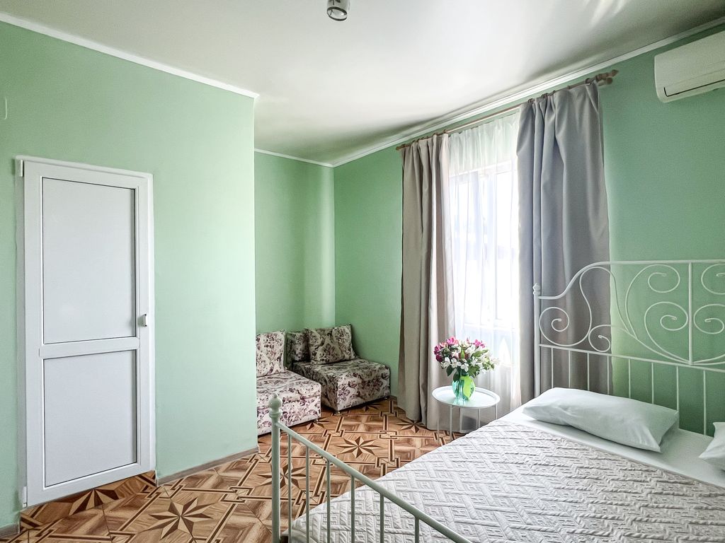 Четырёхместный номер Четырехместная комната