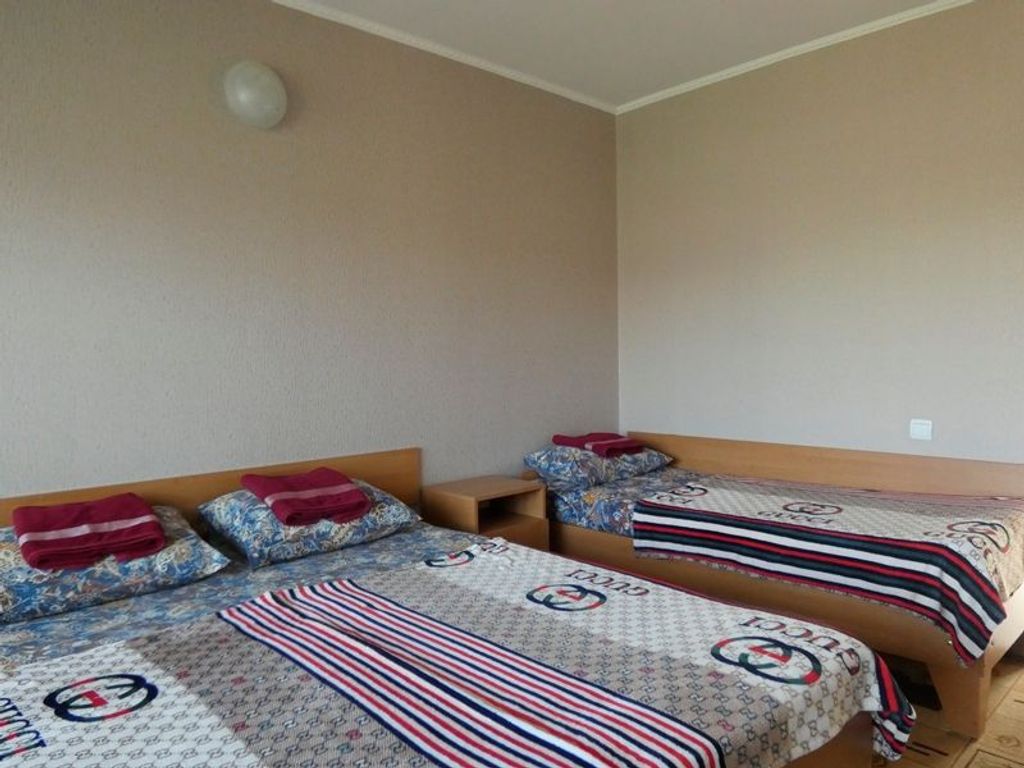 Трёхместный номер стандарт с видом на горы