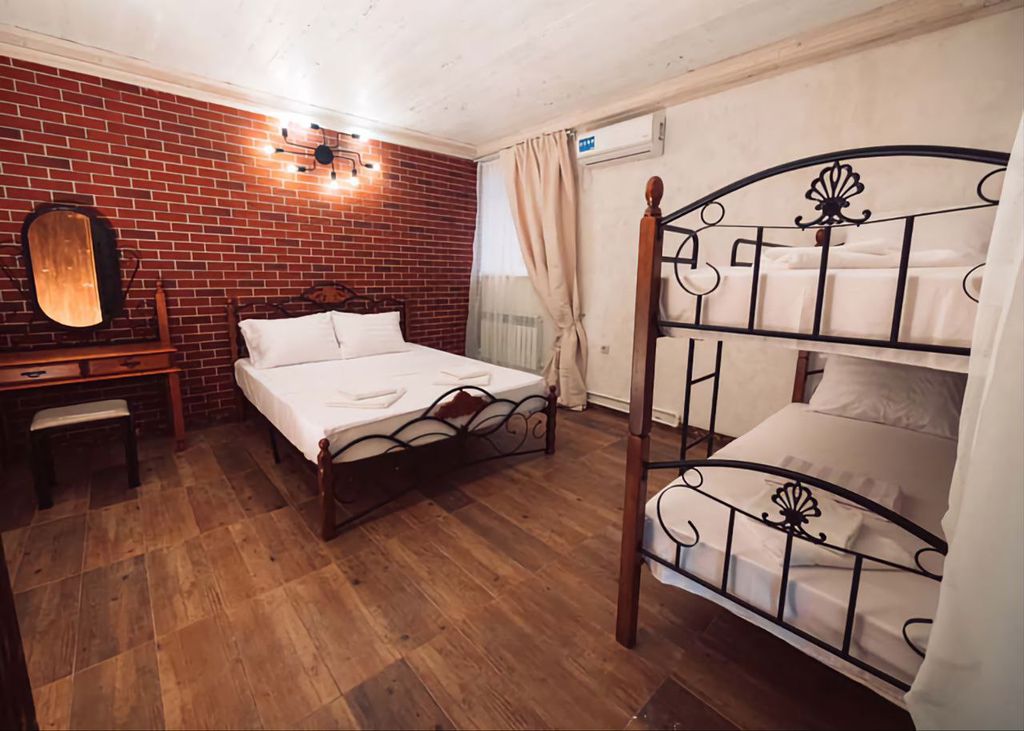 Апартаменты №2, 4-х местные, 350м от моря