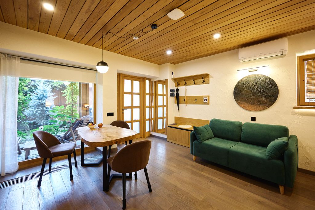 Апартаменты cтудия Земля на 1 этаже