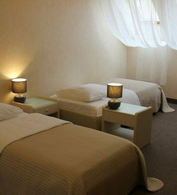 Трёхместный номер с раздельными кроватями