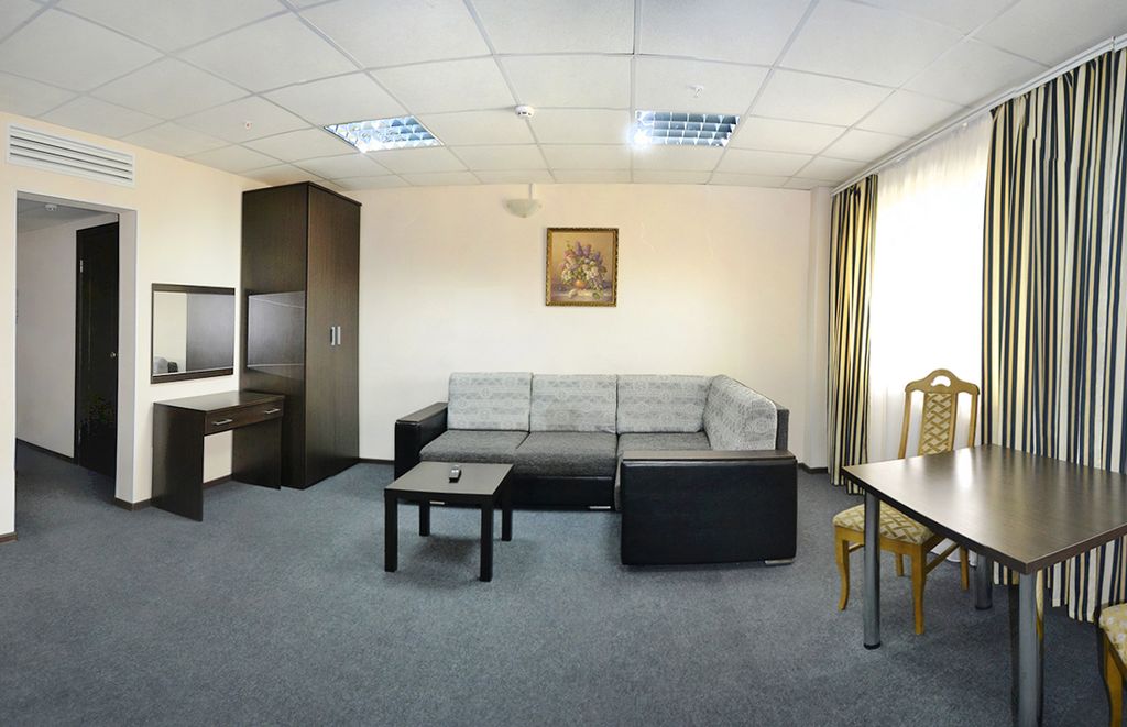 Двухместный номер с 1 кроватью Джуниор Сюит