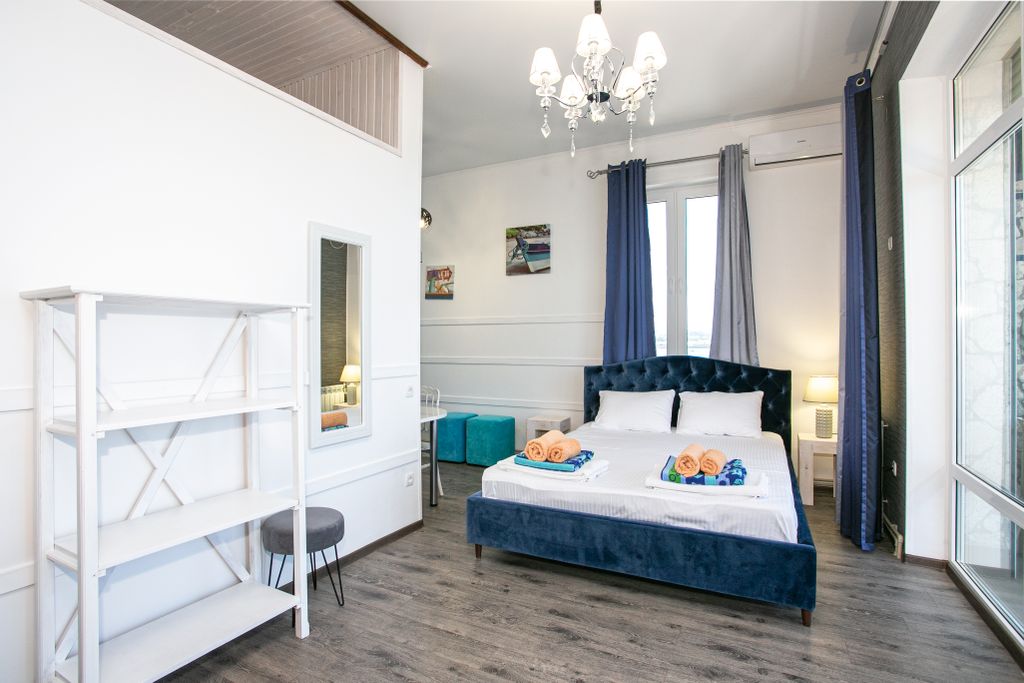 Семейный LE MAR 7