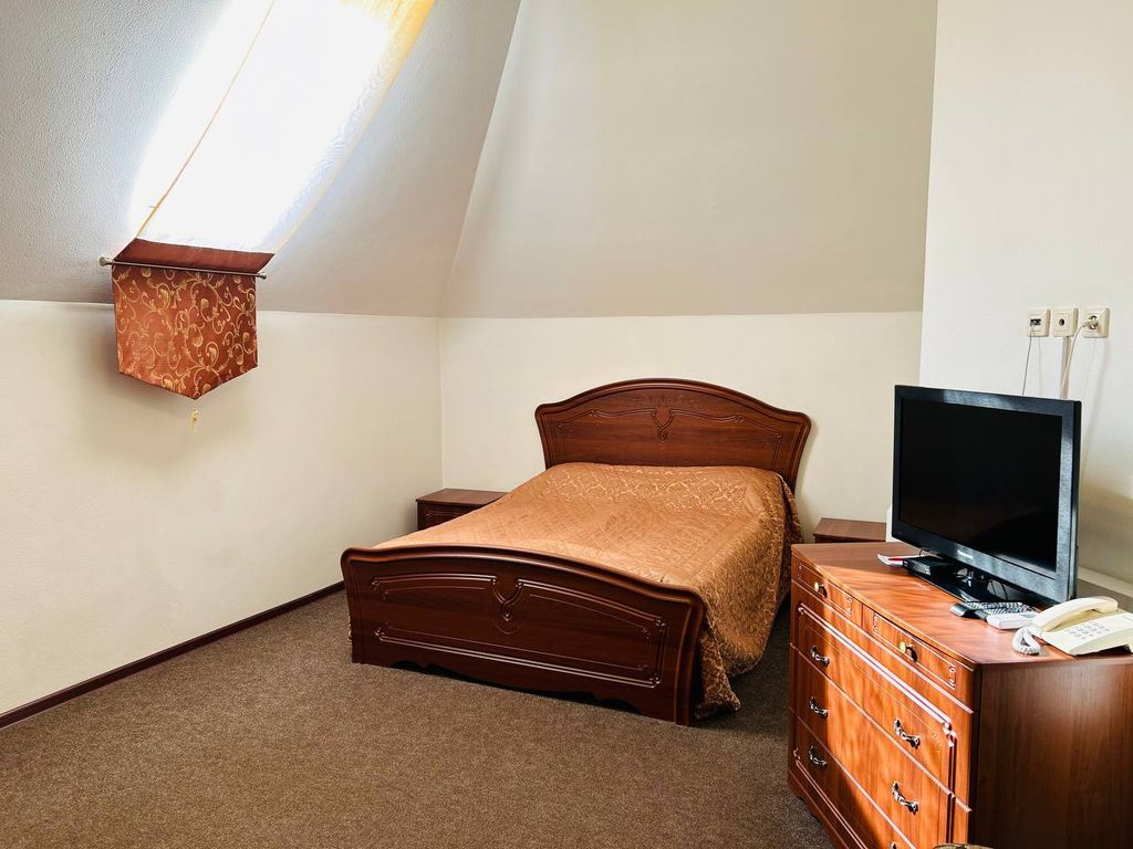 Четырёхместный номер однокомнатный люкс