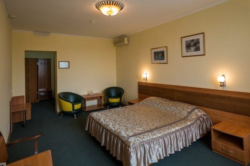 Двухместный номер с 1 кроватью полулюкс