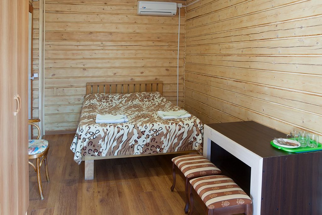 Двухместный номер с 1 кроватью однокомнатный во 2-м и 3-м корпусе из бруса