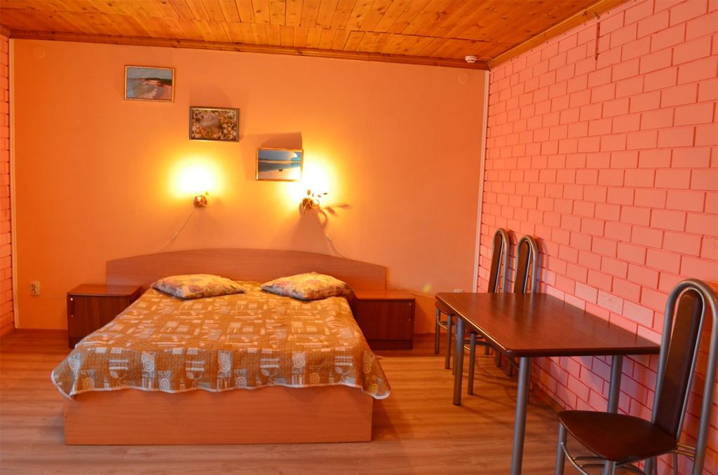 Четырёхместный номер однокомнатный в главном корпусе с балконом