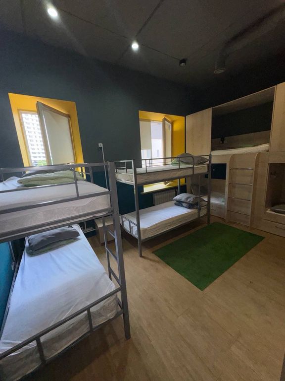 Многоместный женский номер эконом (душ/туалет общий)