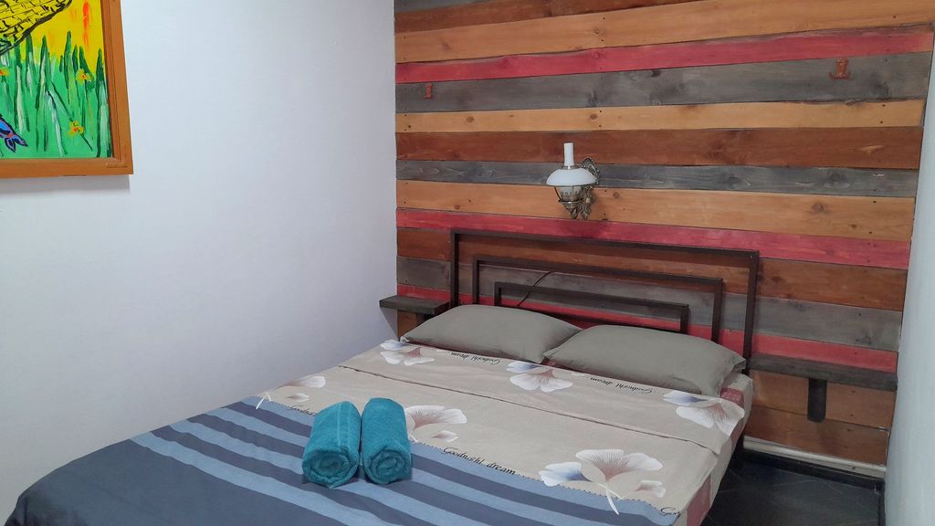 Четырёхместный номер комфорт двухкомнатный 1-й этаж