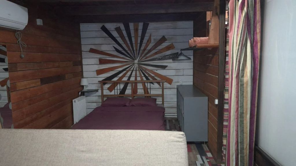 Четырёхместный номер улучшенный Корабль 3-й этаж с собственной террасой и видом на море