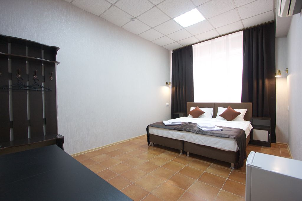 Двухместный номер с 1 кроватью Стандарт с двуспальной кроватью