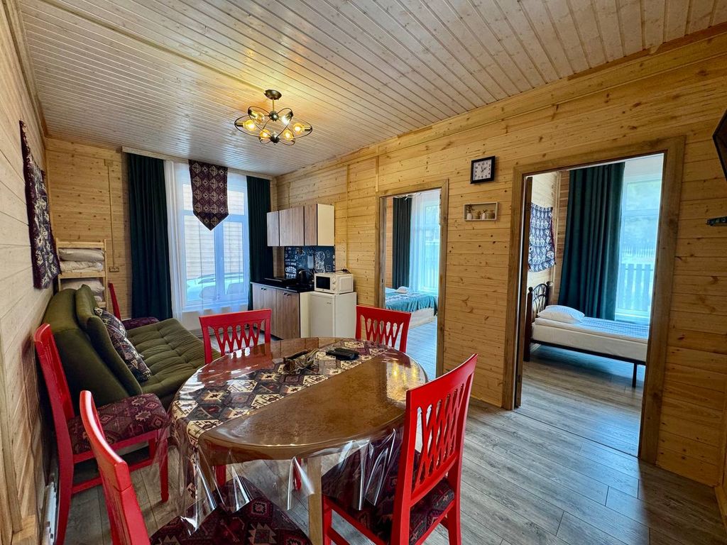 Дом Шале 1 (3-комнатный, с 2 спальнями, семейный)