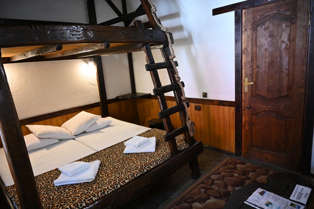 Четырёхместный номер с балконом