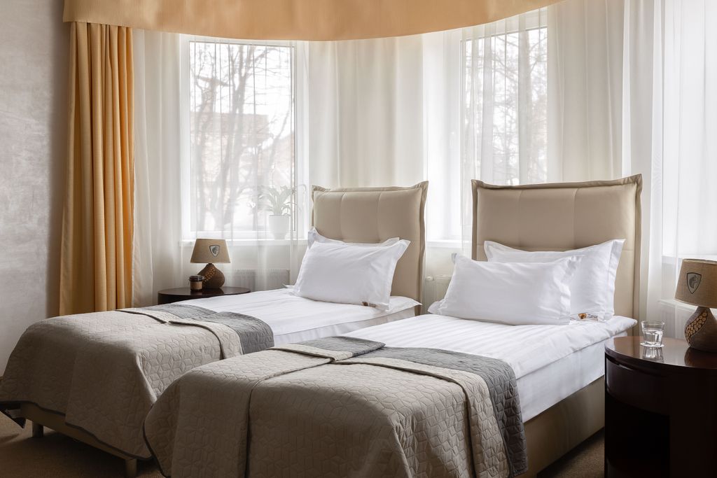 Двухместный номер с 2 отдельными кроватями Flower Twin Семицветик