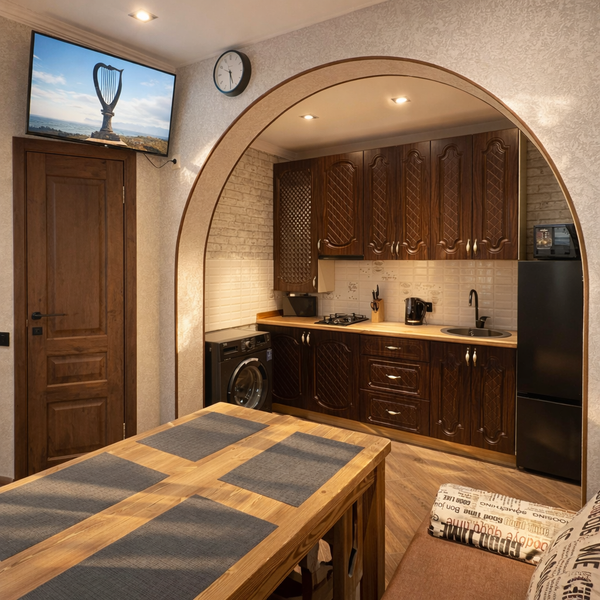 Кухня и зона столовой