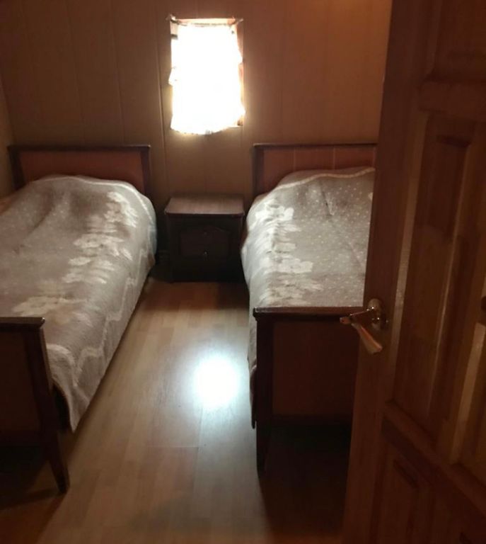 Двухместный номер с 2 отдельными кроватями эконом с видом на горы