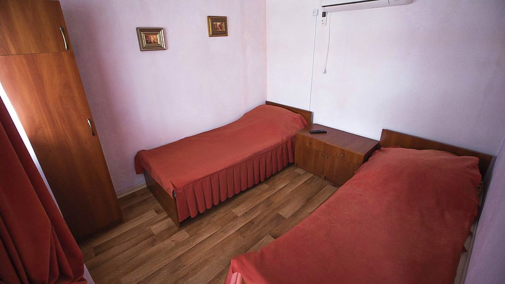 Двухместный номер с 2 отдельными кроватями эконом с видом на море