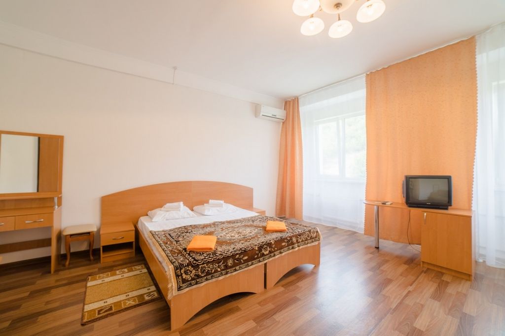 Двухместный номер с 2 отдельными кроватями или 1 кроватью студия, корпус 5 (900 метров до моря)