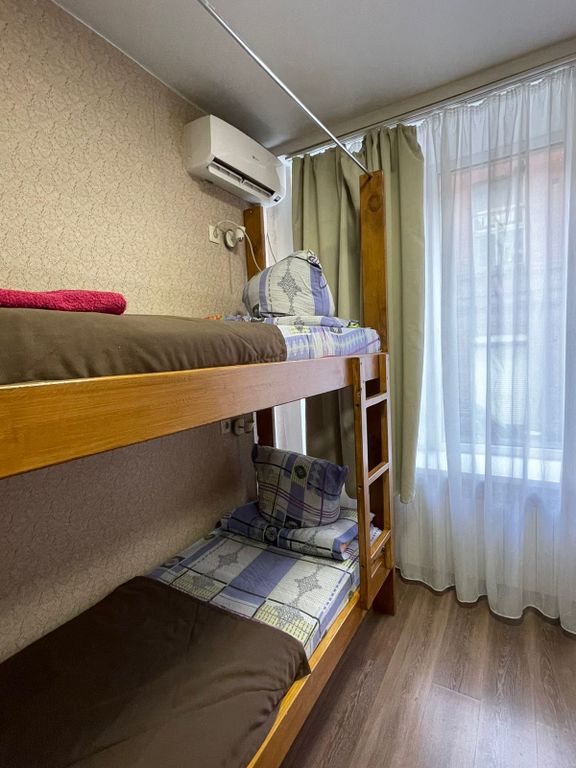 Многоместный смешанный номер Кровать в шестиместном номере для женщин