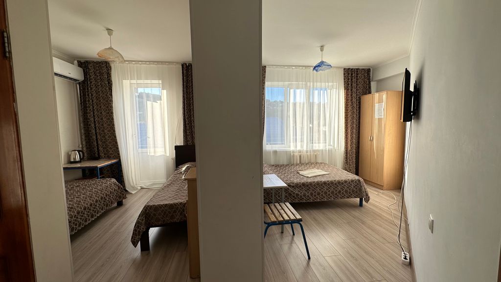 Семейный номер четырёхместный с балконом