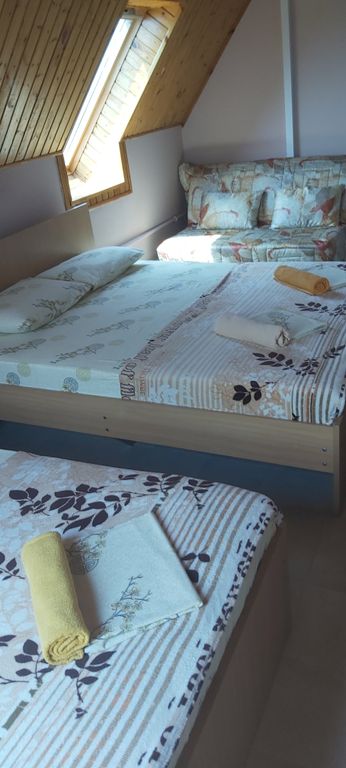 Семейный номер 6 местный на мансарде с видом на море