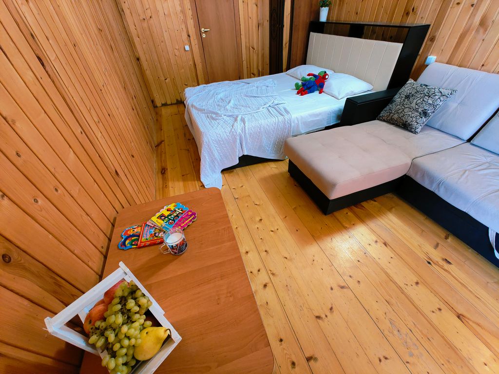 Четырёхместный номер с видом на бассейн