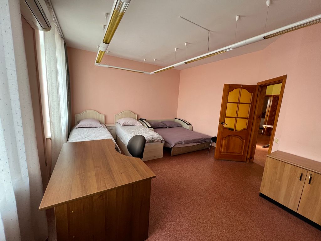 Двухместный номер с 2 отдельными кроватями и диваном