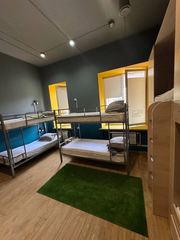 Многоместный мужской номер эконом (душ/туалет общий)