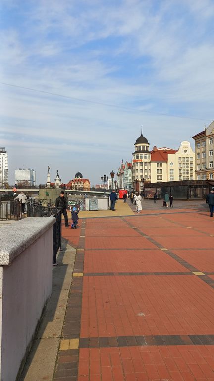 Центр города, квартира на набережной у Рыбной деревни