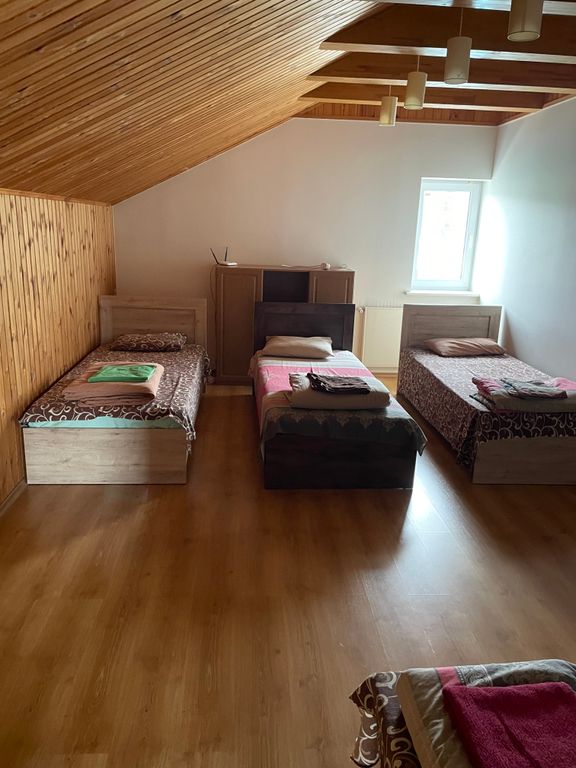 Четырёхместный номер мансарда проходная