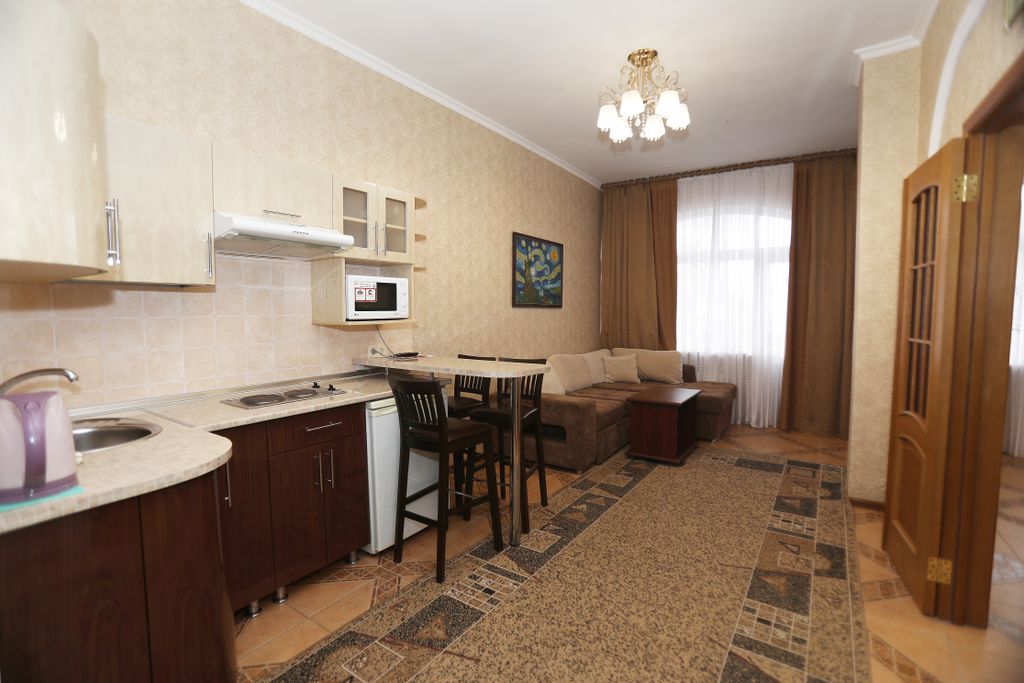 Четырёхместный номер люкс улучшенный №8