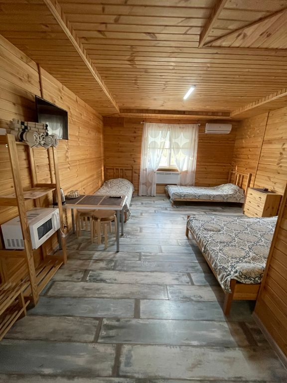 Четырёхместный номер стандарт с видом на горы