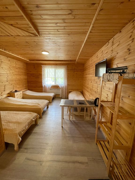 Четырёхместный номер стандарт с видом на горы