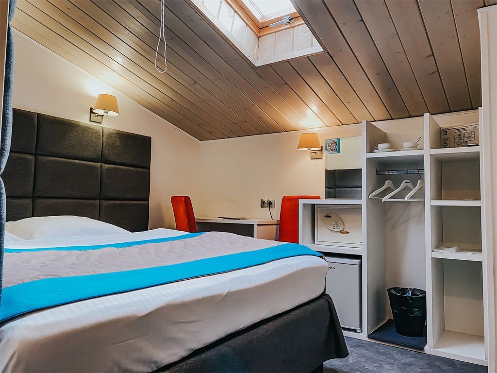 Двухместный номер с 1 кроватью Стандарт мансарда