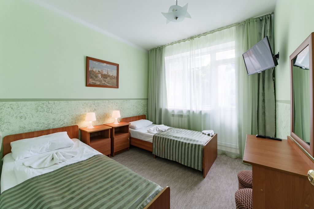 Четырёхместный номер полулюкс двухкомнатный с балконом