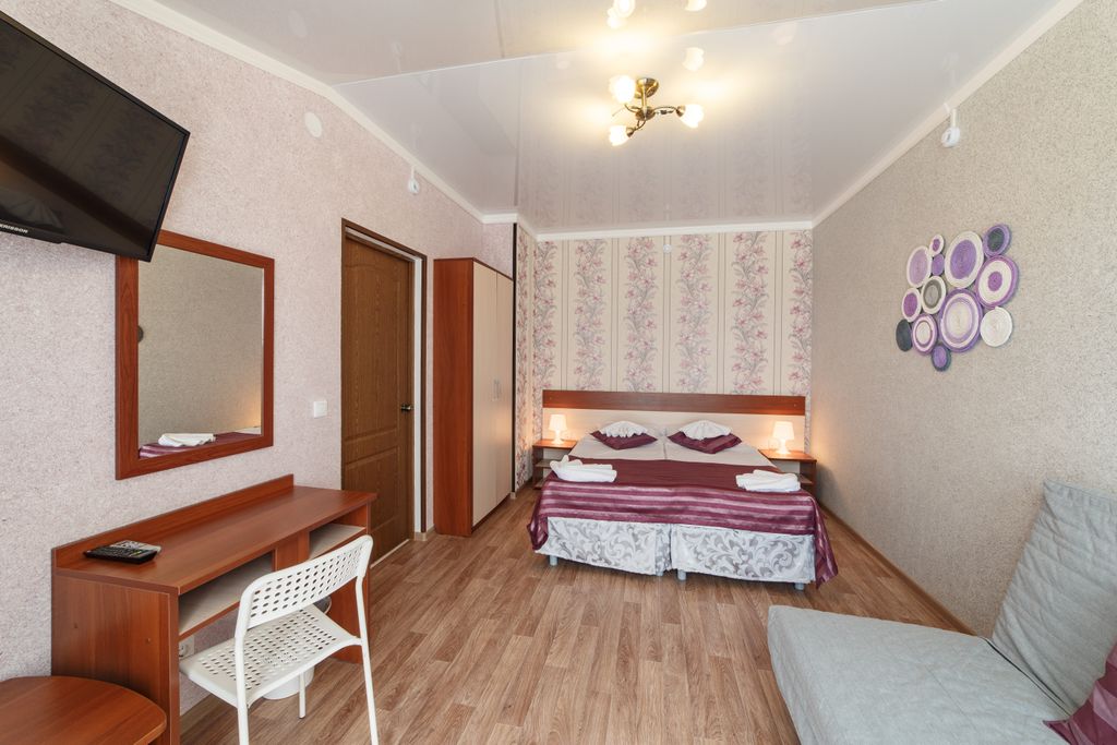 Семейный номер двухкомнатный семиместный с балконами