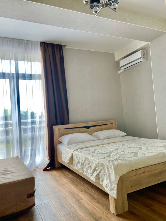 Трёхместный номер с видом во двор