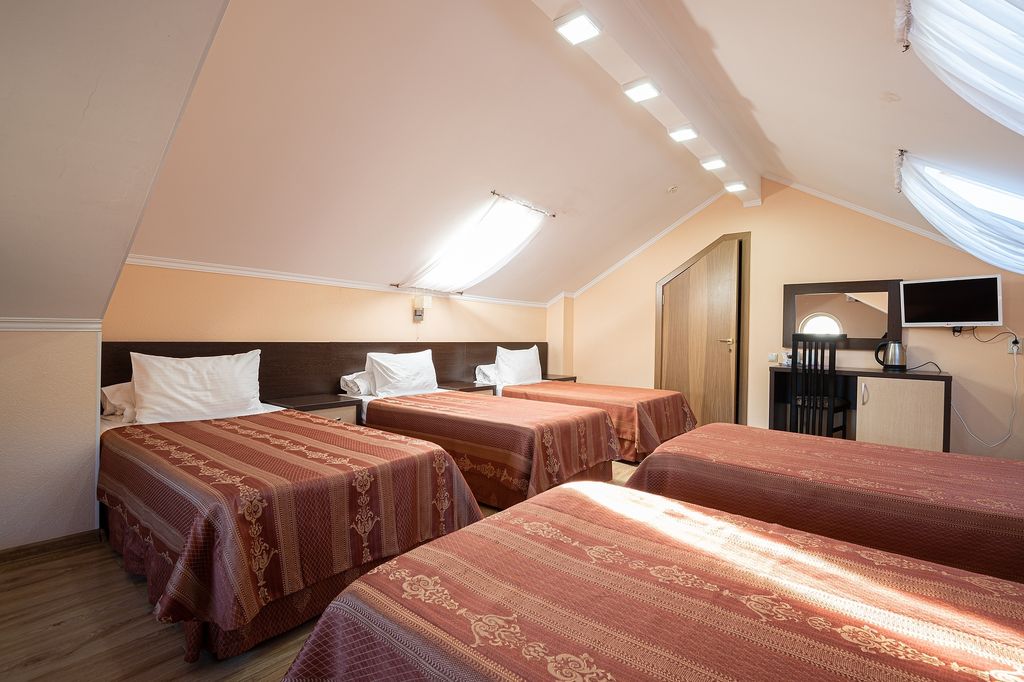 Семейный номер молодежный (пятиместный)