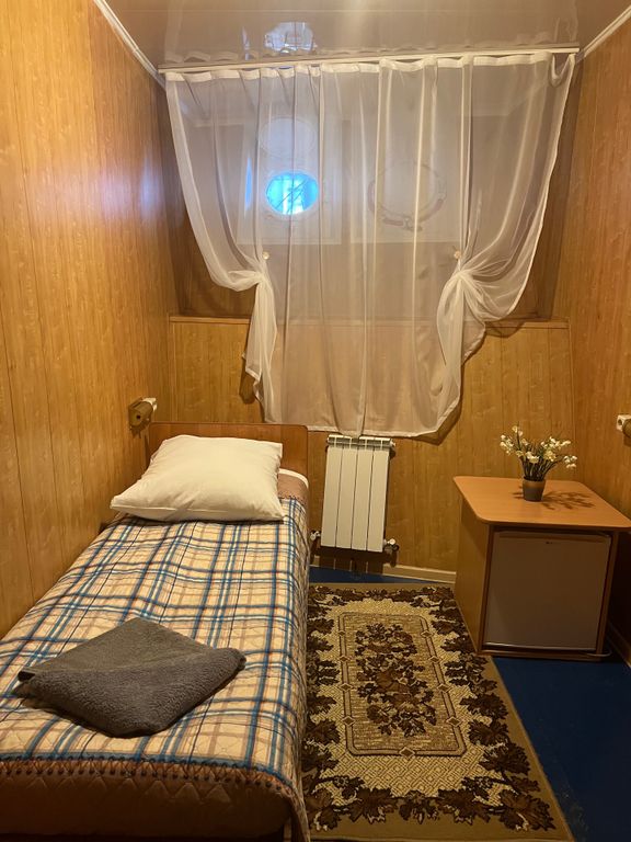 Одноместный номер эконом, каюта - нижняя палуба